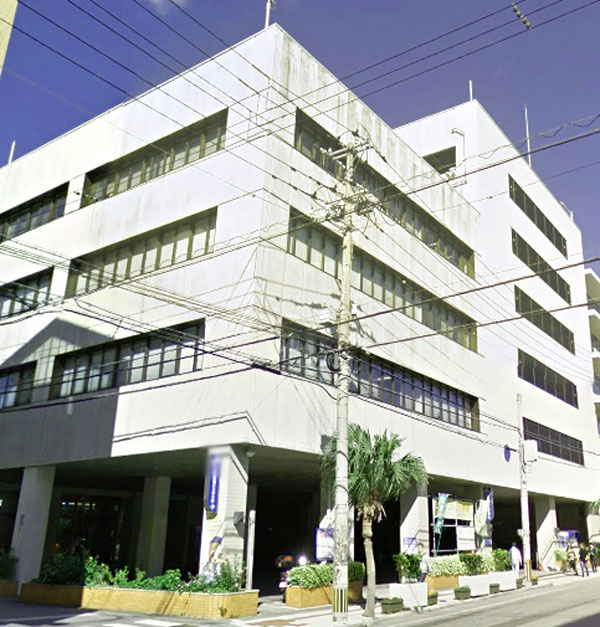 沖縄バス本社ビル外観